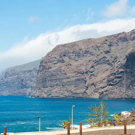 Gigantes Cliffs View Two Bedroom Puerto de Santiago (Tenerife)